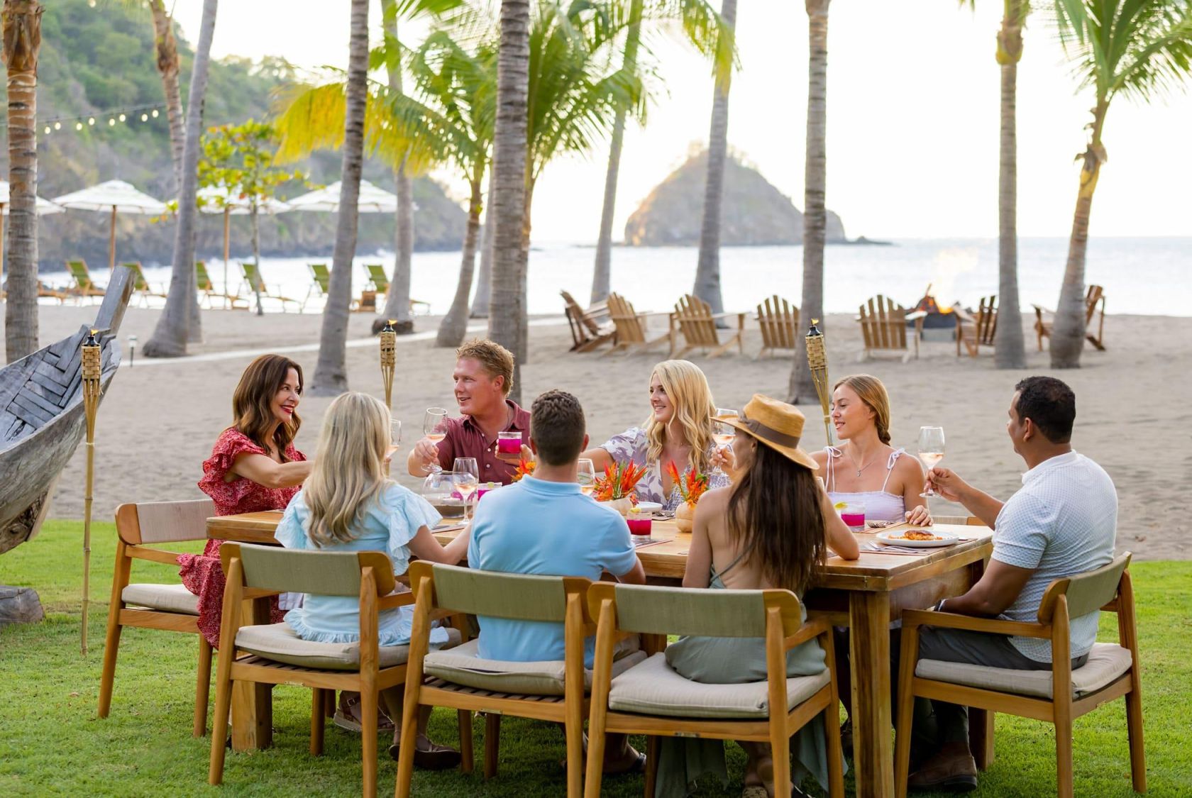 Luxurious beach front dining 2